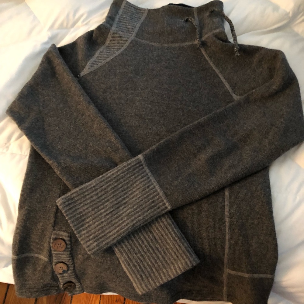 Prana sweater in great condition!